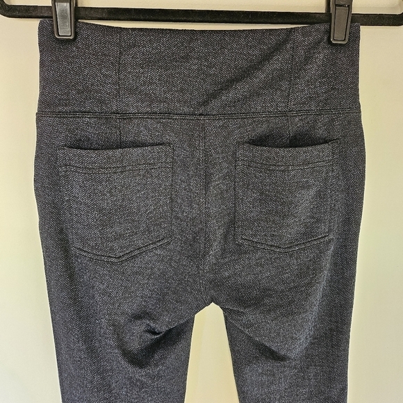 EUC Athleta Herringbone Metro High Waist Leggings Navy Blue Black Pockets Small - Picture 6 of 15
